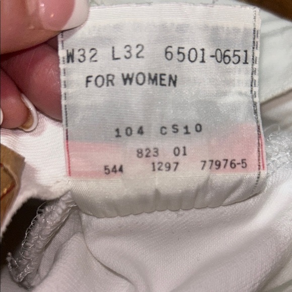 Levi's 501 Crisp White Denim VTG High Waist Cutoff SHORTS💙Button-fly & raw hem. - Picture 9 of 10